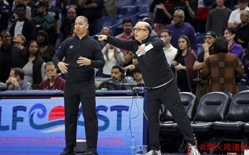 快船内讧升级引热议,洛杉矶德比替补席冲突爆发,卢指导暂停时怒批大洛摔战术板,球队气氛陷入紧张僵局 快船内讧升级引热议,洛杉矶德比替补席冲突爆发,卢指导暂停时怒批大洛摔战术板,球队气氛陷入紧张僵局