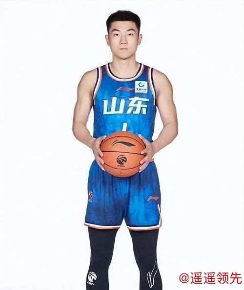 辽鲁大战即将打响！山东男篮全力备战，高诗岩30岁生日获球迷热烈支持
